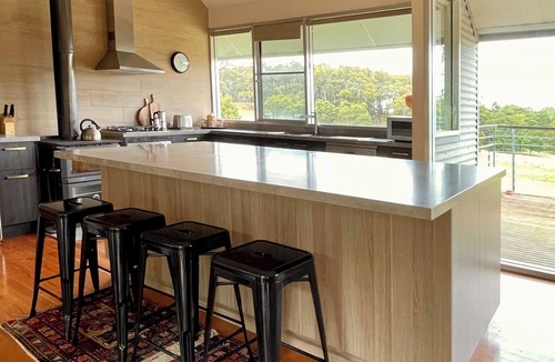 Lancefield Other | Rustic Farmhouse & Serene Acreage — Off-Grid Pet Friendly Farmhouse Escape