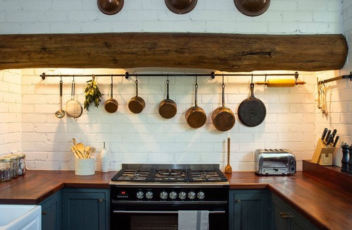 Flinders House | Rustic modern Flinders family retreat
