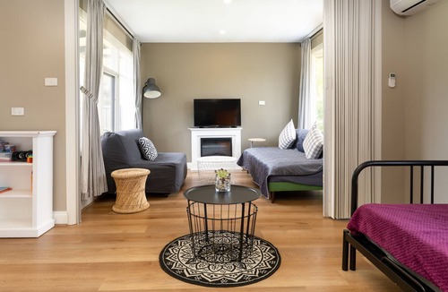 Capel Sound Cottage | Rustic Peaceful Cottage Escape