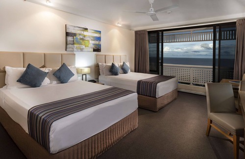 Cairns North Hotel | Rydges Esplanade Resort Cairns