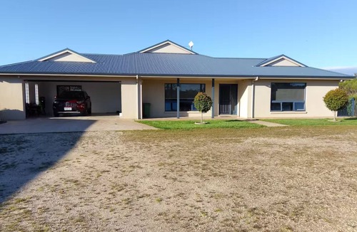 Portland North House | S&R Beachside Resort