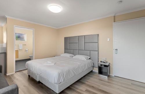 Highgate Hill Hotel | S1 Motel