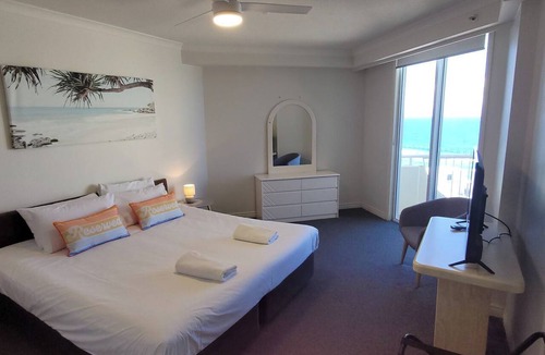 Surfers Paradise Apartment | S80 Apartment with Sea View Gold coast