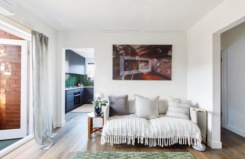 St Kilda West Apartment | Sage Haven - Laidback St Kilda Beach Living
