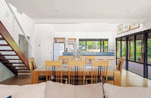 Naturaliste House | Sailors Hill Retreat—Bushland Living by the Coast