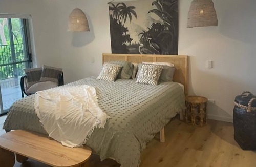 Macmasters Beach House | Salhia Beachhouse - spectacular ocean backdrop