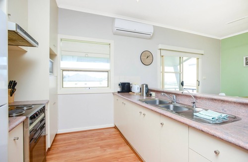 Aldinga Beach House | Salt ~ Aldinga Beach - Large Seaside Home with Sweeping Sea Views