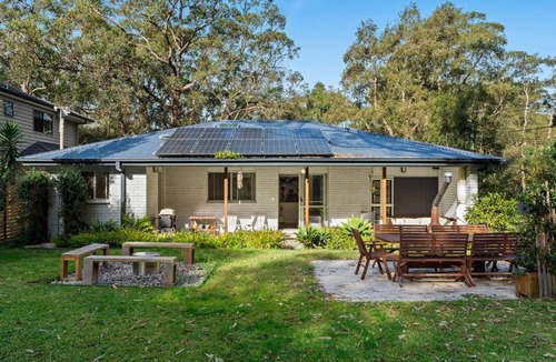 Pearl Beach House | Salt and Stone Modern Pearl Beach Stay 2 Mins to Ocean