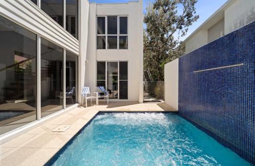 Twin Waters House | Saltbreeze - Laidback Poolside Living