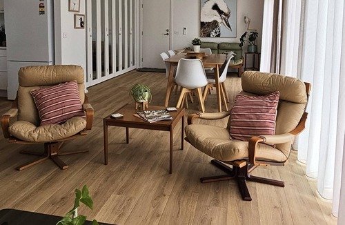 Anglesea House | Saltbush - Mid-century beach shack A 15-minute walk to the beach and shops.