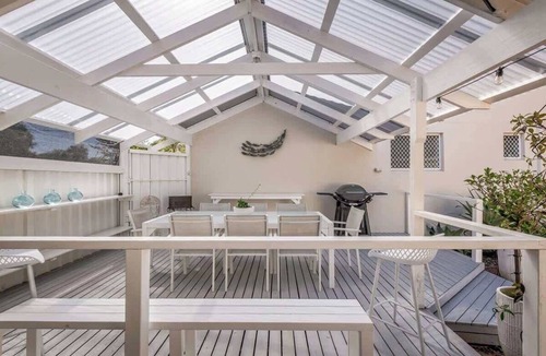 Broadwater House | Salty Dayz Retreat—Steps from Busselton Beach
