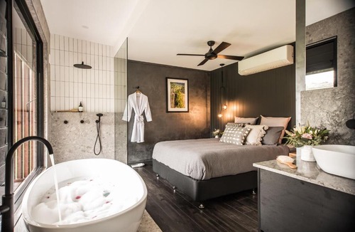 Cheshunt House | Sambar Hills- Kings #3