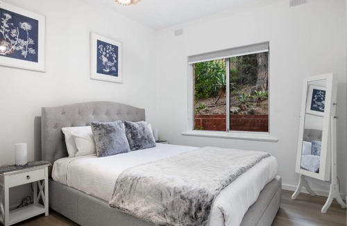 Henley Beach South Apartment | Sammy's Seaside Hideaway in Henley Beach