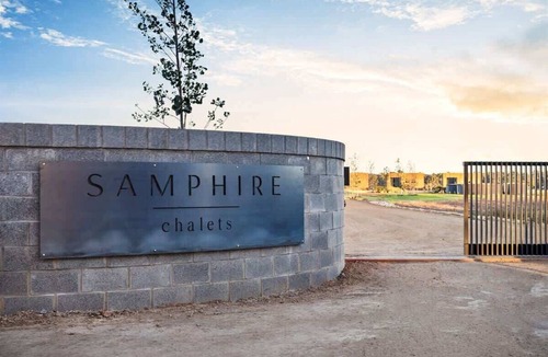 Wonnerup Ski Chalet | Samphire Chalet Peppermint—Experience Eco-Luxury