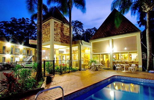 Coffs Harbour Hotel | Sanctuary Resort & TreeHouse Restaurant