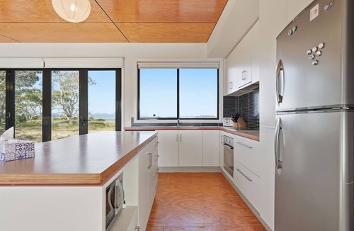 Swansea House | Sanctuary View Escape
