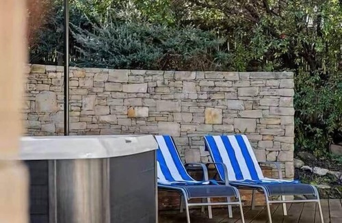 Separation Creek House | Sandbanks | Beachfront w/Spa & Ocean Views