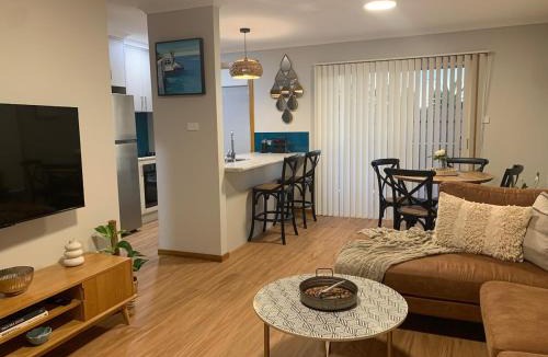 Ulverstone House | Sandpiper - West Ulverstone Near the Leven River