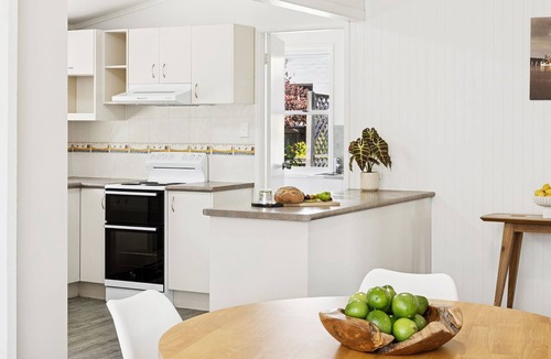 Yamba Cottage | Sandy Cheeks - Charming Yamba Beach Cottage Close to Town & Beaches - Holiday Yamba