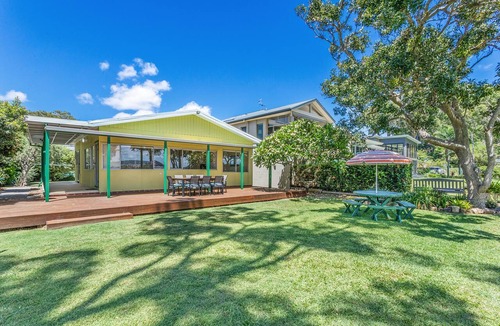 Corlette House | Sandy Shores Oceanfront Home in Corlette