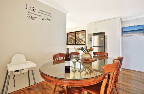 Callala Beach House | SANDY TOES JERVIS BAY - Pet Friendly - 2 Minutes WALK TO THE BEACH