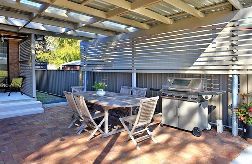 Callala Beach House | SANDY TOES JERVIS BAY - Pet Friendly - 2 Minutes WALK TO THE BEACH