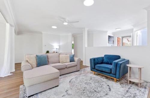 Bonville House | Sandy Tracks