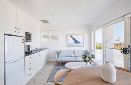 Forresters Beach House | Santai - Pool, Heated Spa, Metres from the beach