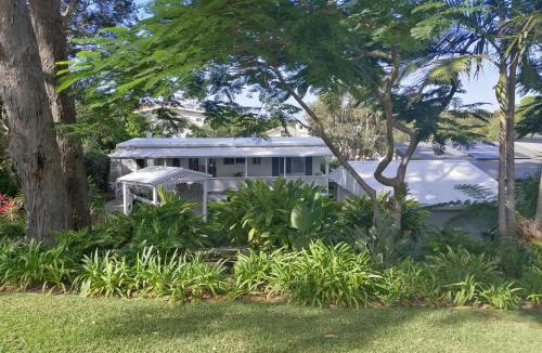 Sapphire Beach Apartment | Sapphire Beach Pet Friendly Beach 5 minute walk