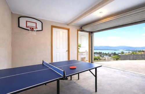 Risdon House | Scenic Risdon Retreat Near Hobart CBD & Deck Views Family Friendly Stay