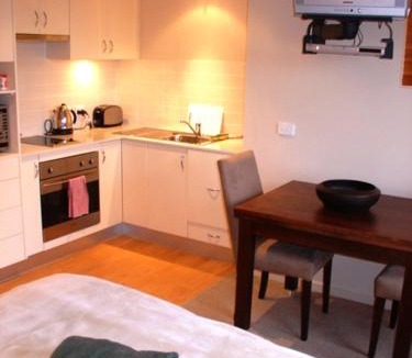 Hotham Heights Apartment | Schnapps