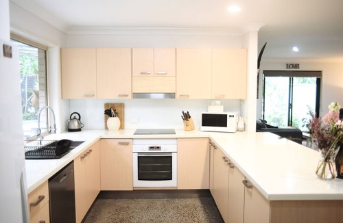 Byron Bay House | SCHOOLIES Incredible PRICES ! SCHOOLIES Premium Opportunity