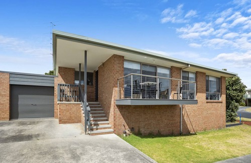 Apollo Bay Apartment | Schram