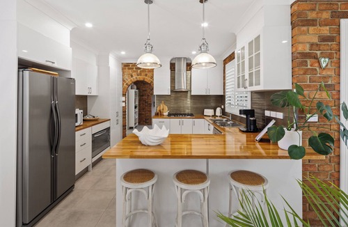Scotts Head House | SCOTTS RETREAT - RELAX BY THE POOL