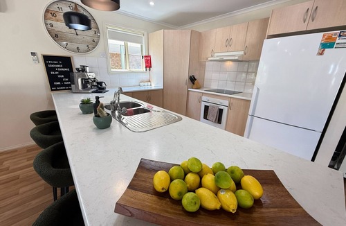 Melville House | Sea Change-5 bedrooms! plenty of room for the boat-Off Peak Special available
