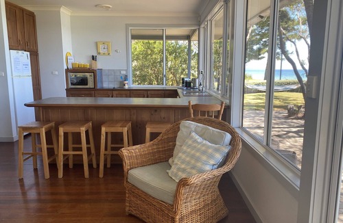Siesta Park House | Sea'esta Sands - Absolute Beachfront Property