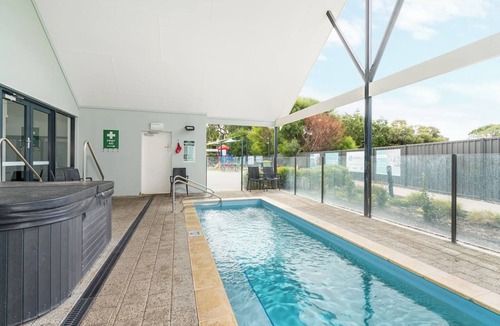 Broadwater House | Sea Side Holiday Unit 62 Cape View Resort