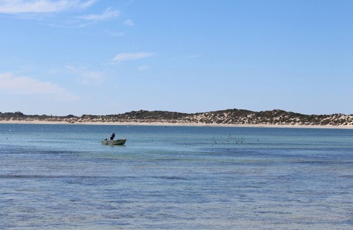 Marion Bay House | Seabreeze Accomm holiday unit sleeps 4 . Min 4 night stay for Xmas/New Year