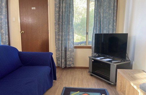 Marion Bay Cabin | Seabreeze Accomm sleeps 4 . Min 4 night stay for Easter/New Year
