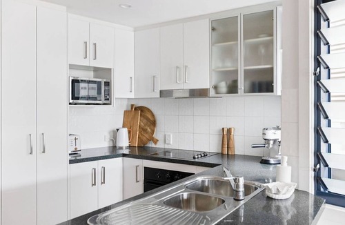 Pottsville House | Seabrook – on Main Street, walk to beach & shops