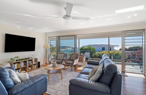 Forster House | Seaclusions - 250m to South One Mile Beach