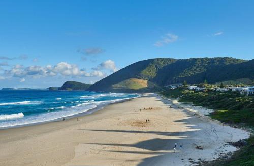 Boomerang Beach House | SeaCrest on Blueys Beach