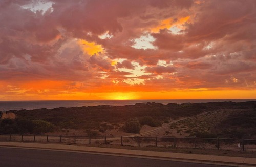 Ledge Point House | Seascapes - On Ledge-Ocean View Coastal Retreat