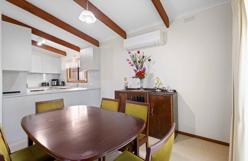 San Remo House | Seaside location close to all amenities