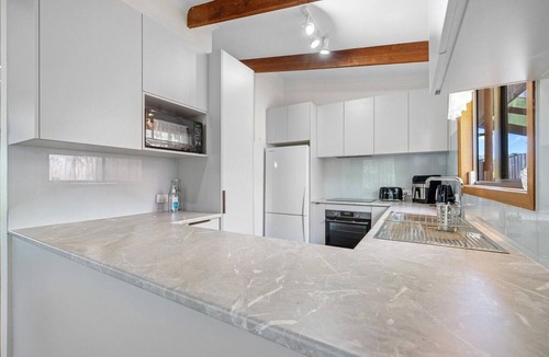 San Remo House | Seaside location close to all amenities