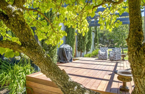 Port Elliot Cottage | Seaside Retreat - Premium Luxe Accommodation: 3rd night complimentary: winter 26