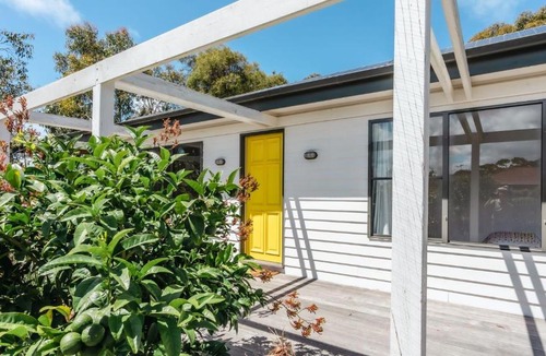 Flinders House | Seaside Serenity