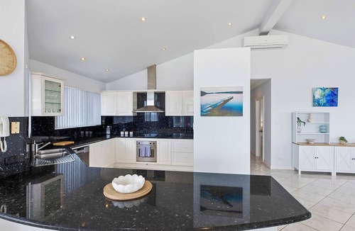 The Entrance Apartment | Seaside Serenity on Marine