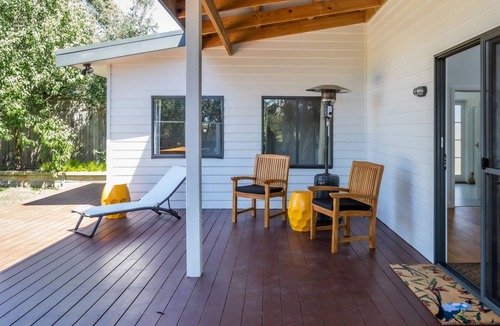 Flinders Cottage | Seaside Serenity, Escape to a beautiful beach house steps away from the ocean, pier and golf course.