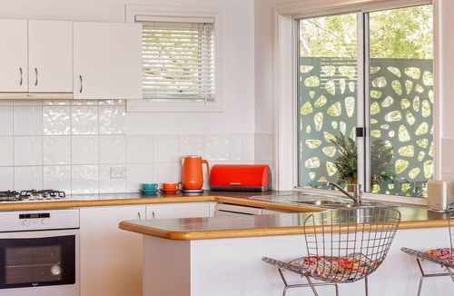 Dunsborough House | Seaview in Old Dunsborough: ocean views and pet friendly